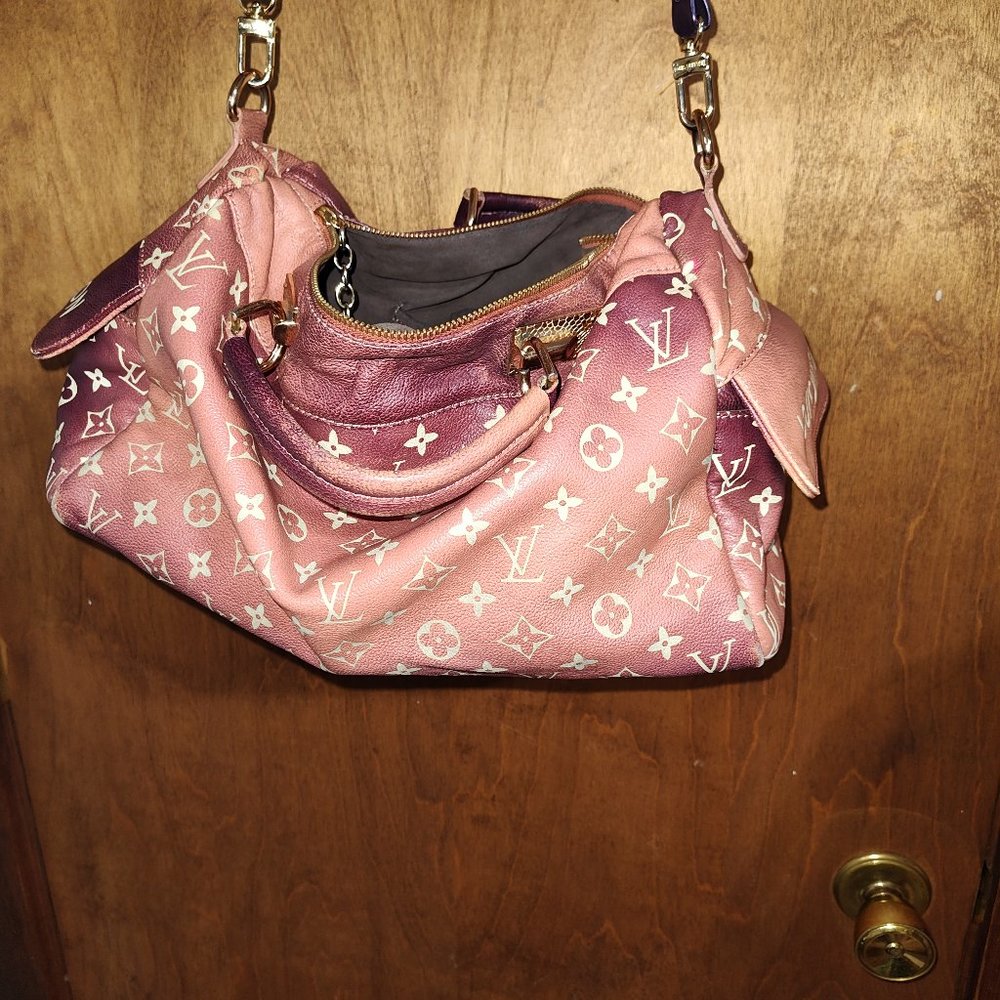 Louis Vuitton Ombre Leather tote bag with purple strap